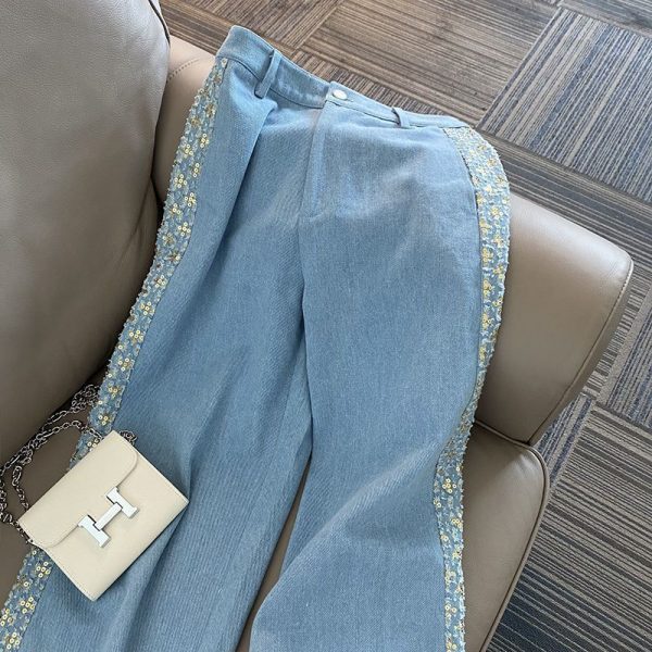 Chic wide-leg suit pants, feminine and versatile