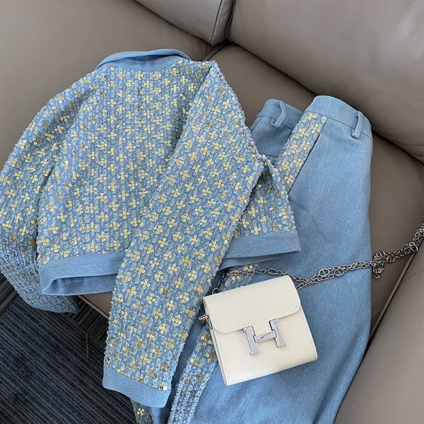 Chic wide-leg suit pants, feminine and versatile